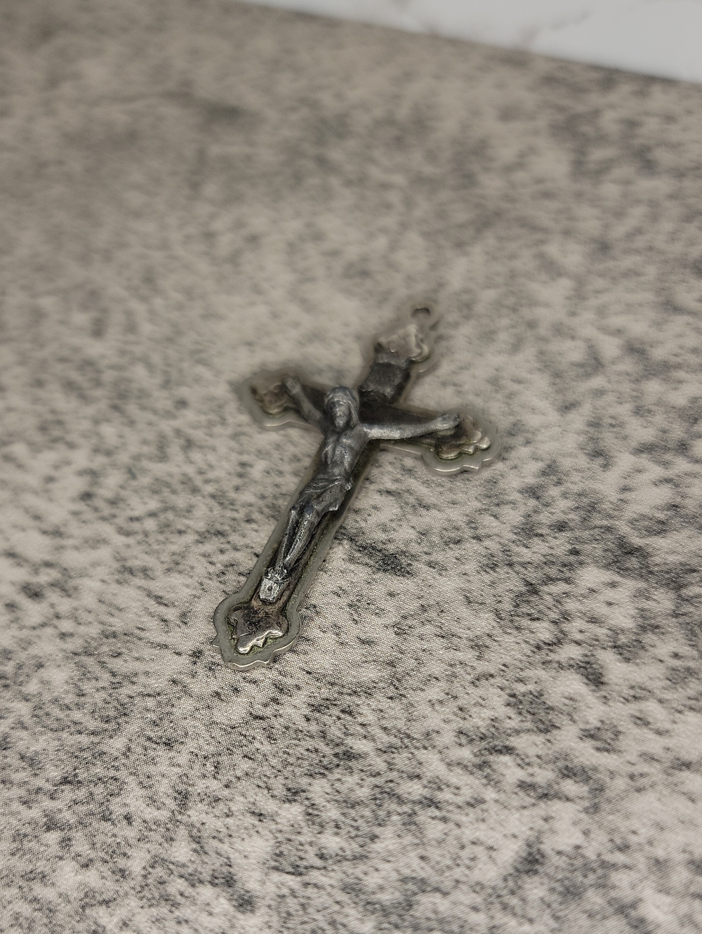 Vintage Italy Silver Tone Crucifix Pendant of Jesus on the Cross - Picture 2 of 5